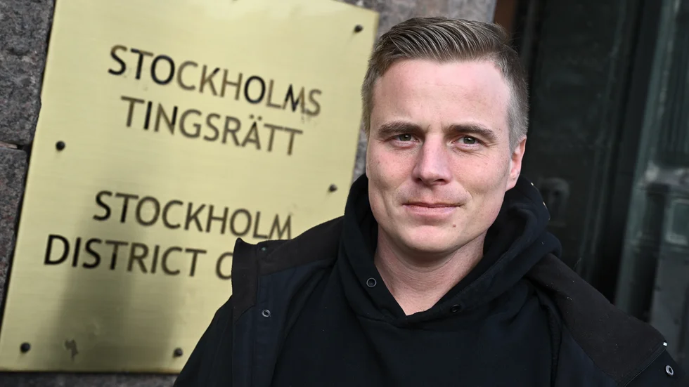 Jonathan Ravelin blev felaktigt dödförklarad. Nu stämmer han staten.