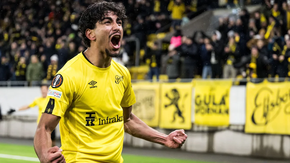 Motalakillen Ahmed Qasem i ny huvudroll för Elfsborg i Europa League. Jublar efter 1-0-målet av Gustav Henriksson i segern mot Nice på Borås arena. Elfsborg är nu nära ett sensationellt avancemang i turneringen.