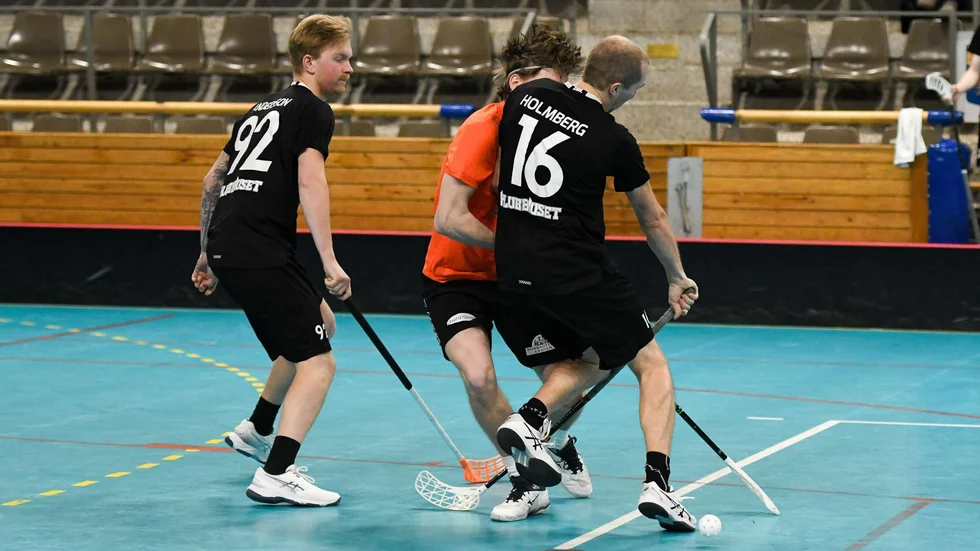 Återvändande Elias Karlsson fick matchstraff mot IBK Luleå.