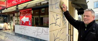 Vandaler slog till mot centrum – här tvingas Uffe städa efter dem