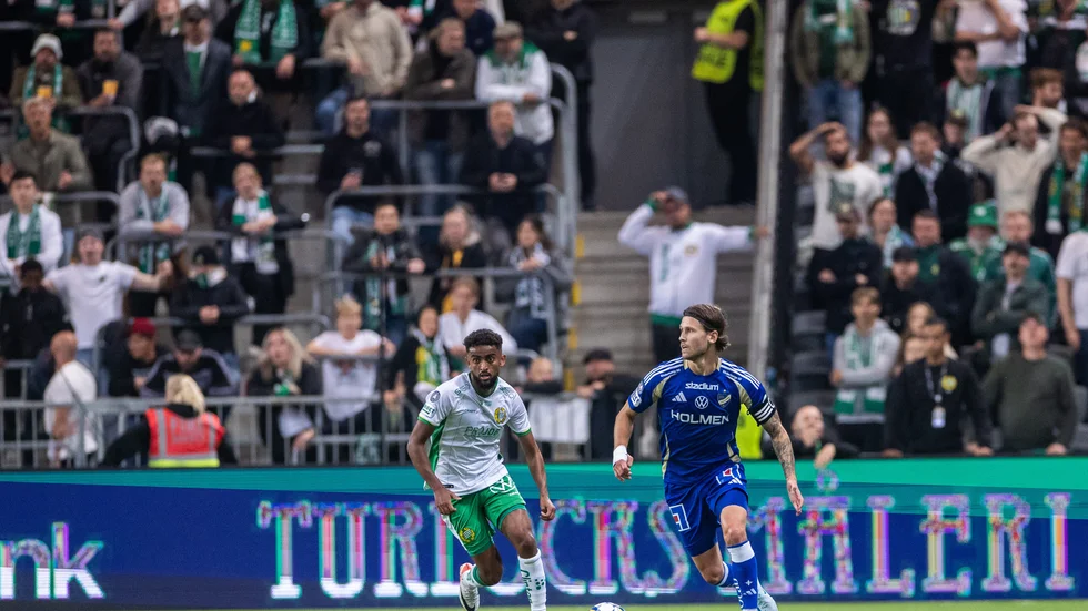 Hammarbys Tesfaldet Tekie, som har ett förflutet i Norrköping, och IFK:s Arnor Traustason.