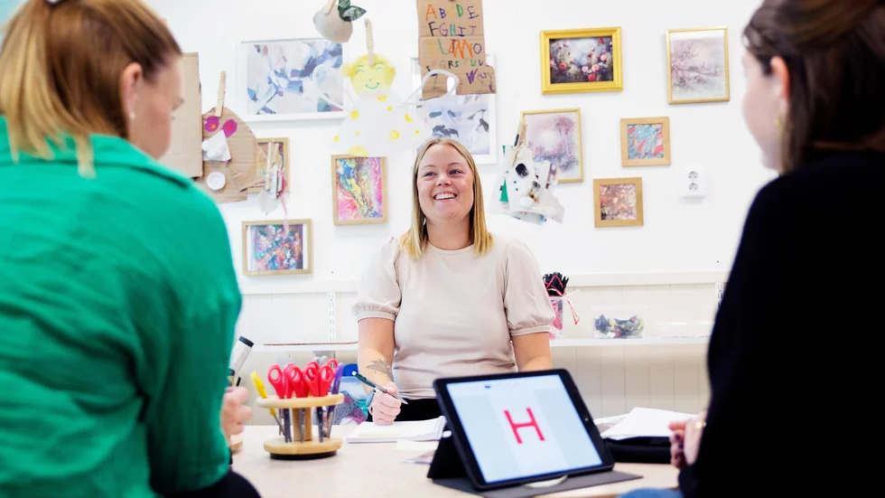 Sanna Hansson har varit förskollärare i tio år och har jobbat på Kabyssen i Visby de senaste två åren. I år har hon nominerats till lärarutmärkelsen Guldäpplet. 