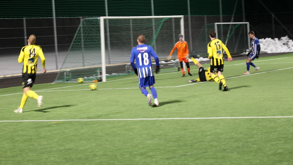 Gullringen blev hårt pressade av IFK Västervik.
