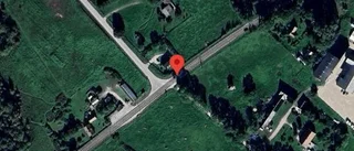 Oljeutsläpp på vägen stör trafiken på väg 149