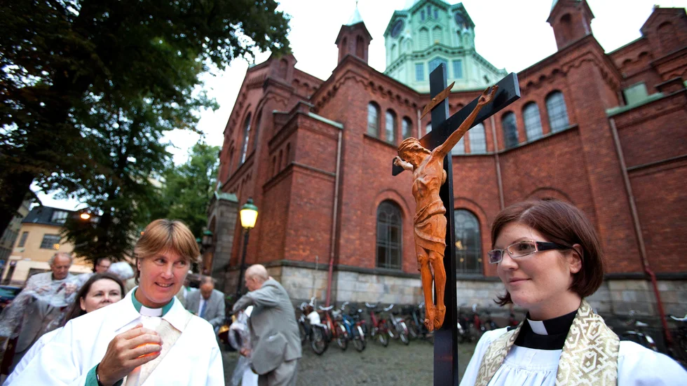 Caroli kyrka i Malmö avsakraliserades. Kyrkan byggdes mellen 1879-1880 och såldes 2009 till ett fastighetsbolag. Efter sista gudstjänsten så bars en del av inventarierna ut och kyrkan låstes.