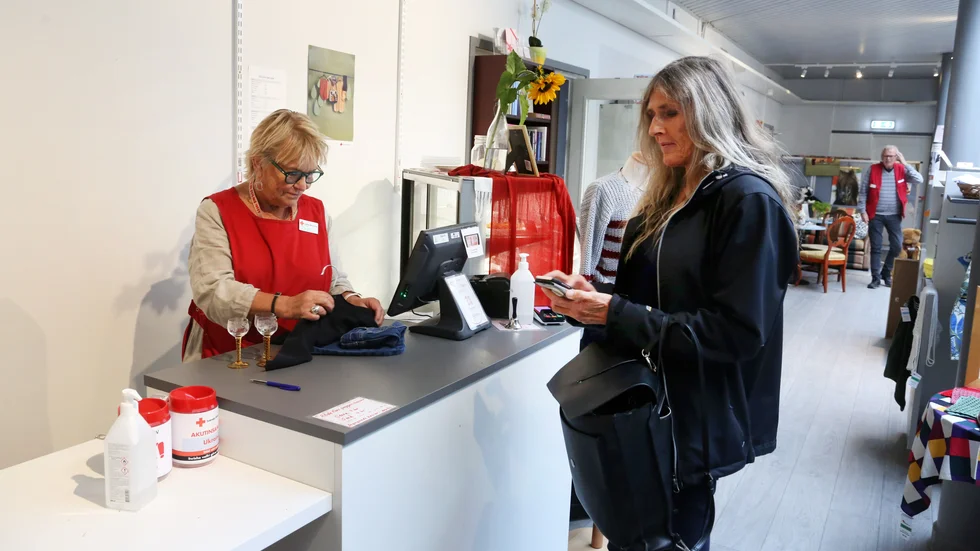 Inger Löfgren har varit med sedan starten för fyra år sedan som frivillig i Roma. Hon har stortrivts. Det har också Jenny Stenberg, som ofta smitit in och handlat när hon jobbat i huset.