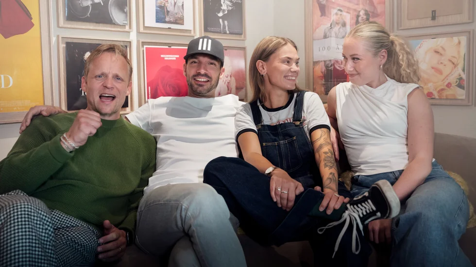 Det är ett peppat gäng som kommer till Skellefteå för att bjuda på jullåtar och vinterhits. Från vänster Andreas Weise, Bruno Mitsogiannis, Nike Sellmar och Wiktoria Johansson.