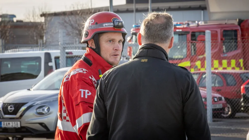 ”Utrymma, spärra av och ta bort möjliga antändningskällor är det första vi gör”, säger Thomas Stuxgren som var insatsledare  vid fredagens gasläcka.