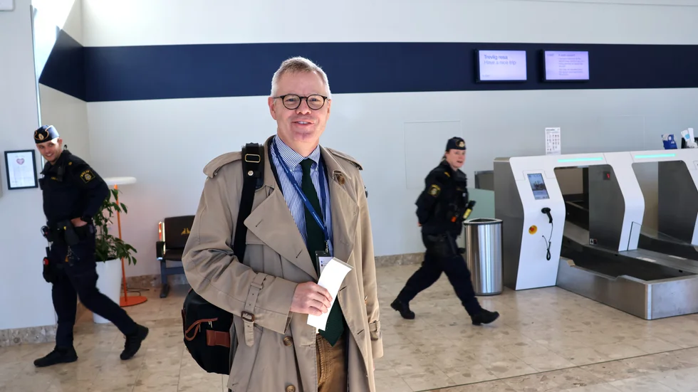 HC Hagman som är chef för kansliet för strategisk analys och nationell säkerhetssamordning i statsrådsberedningen, reser mycket i jobbet och för honom är inte båten ett alternativ. "Kan inte lägga en dag på att resa"