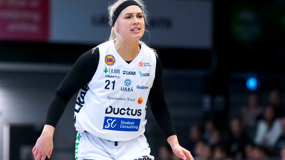 Jessica Lindström ramlade illa under torsdagsträningen och nu talar allt för att hon missar resten av säsongen.