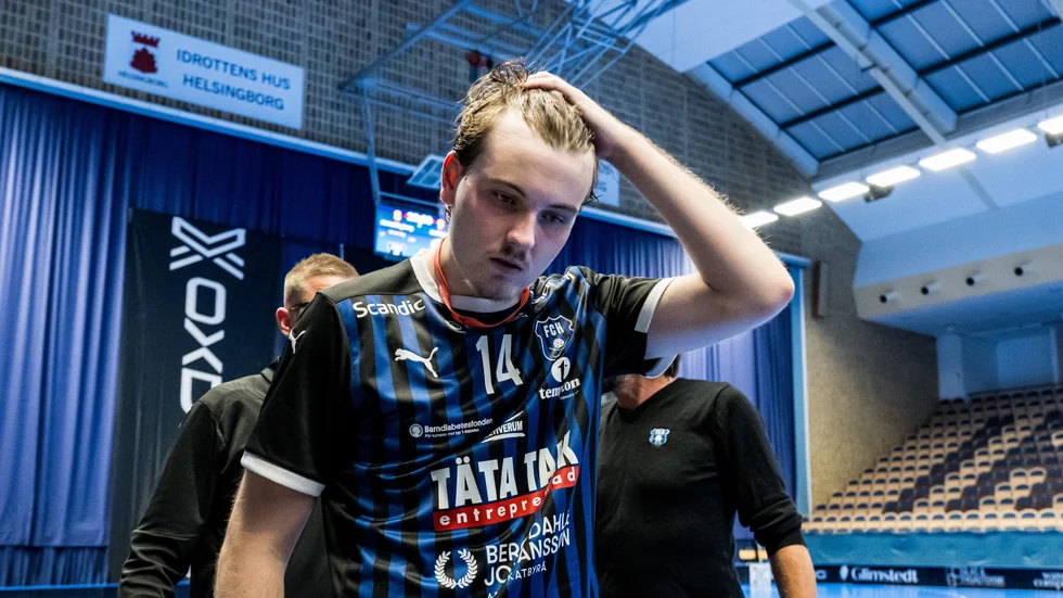 240925 Helsingborgs Isac Olsson-Ferm deppar efter innebandymatchen i herrarnas SSL mellan Helsingborg och Linköping den 25 september 2024 i Helsingborg. 
Foto: Niclas Jönsson / BILDBYRÅN / COP 273 / NO0303