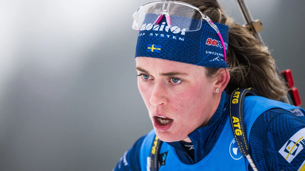 Elvira Öberg sköt bort sig på sprinten i Hochfilzen. Det blev fyra bom totalt. "Jättedåligt", sa hon till SVT efteråt. (Arkivbild)