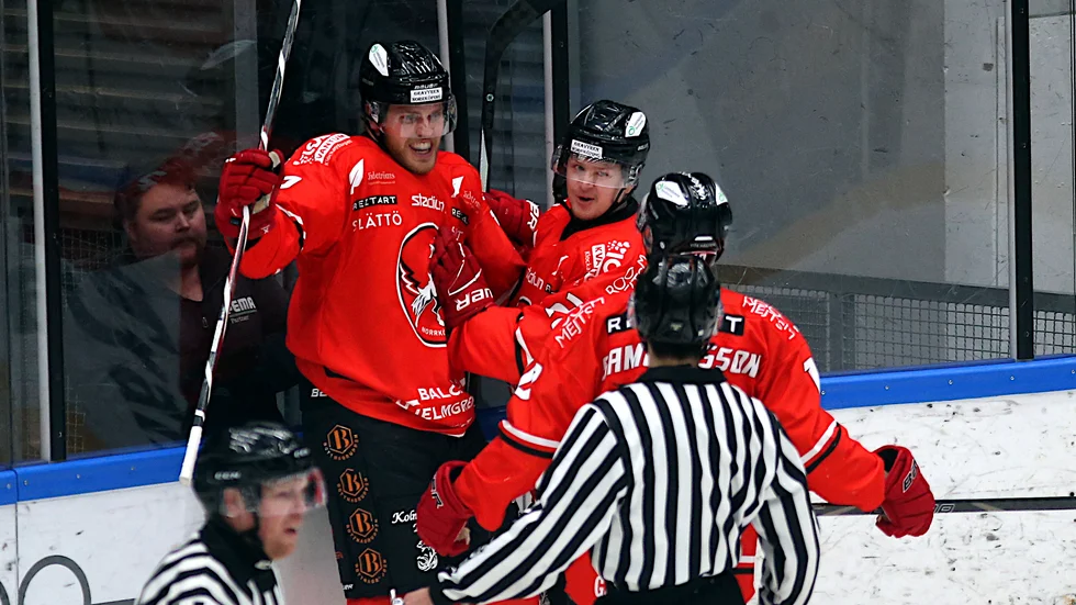 Erik Palmqvist gjorde matchens första mål när Vita Hästen besegrade Jonstorp hemma med 6-2 på lördagen.