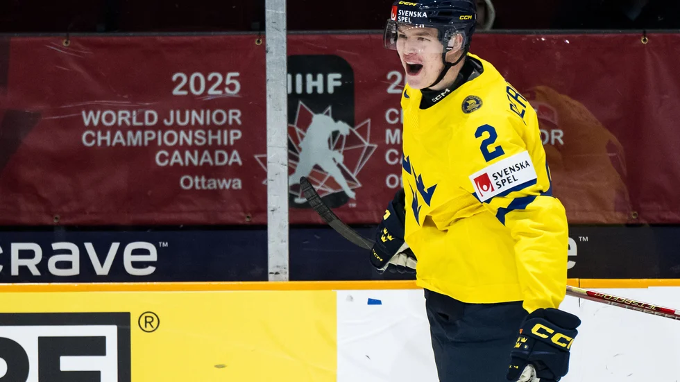 Rasmus Bergqvist sköt Juniorkronornas första mål i turneringen och fortsätter att skörda framgångar 2024. 