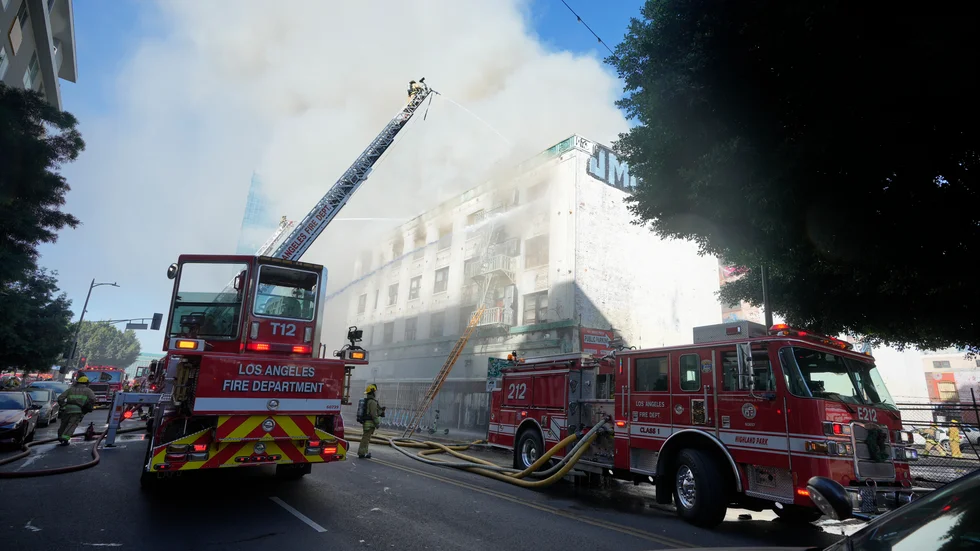 Morrison Hotel i Los Angeles skadades under torsdagen i en häftig brand.