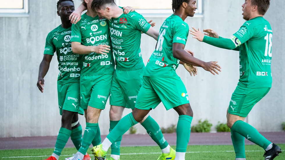 Bodens BK möter Skellefteå FF på bortaplan under onsdagskvällen. Dock får de klara sig utan Adam Johnson son har brutit foten.