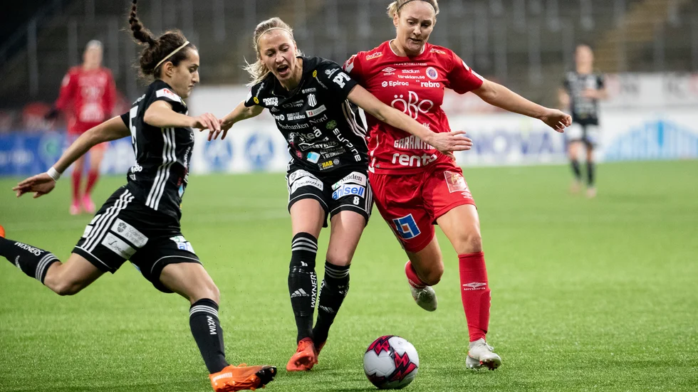 Karin Lundin, till höger, återvänder till damallsvenskan. Hon är klar för Rosengård. Arkivbild.