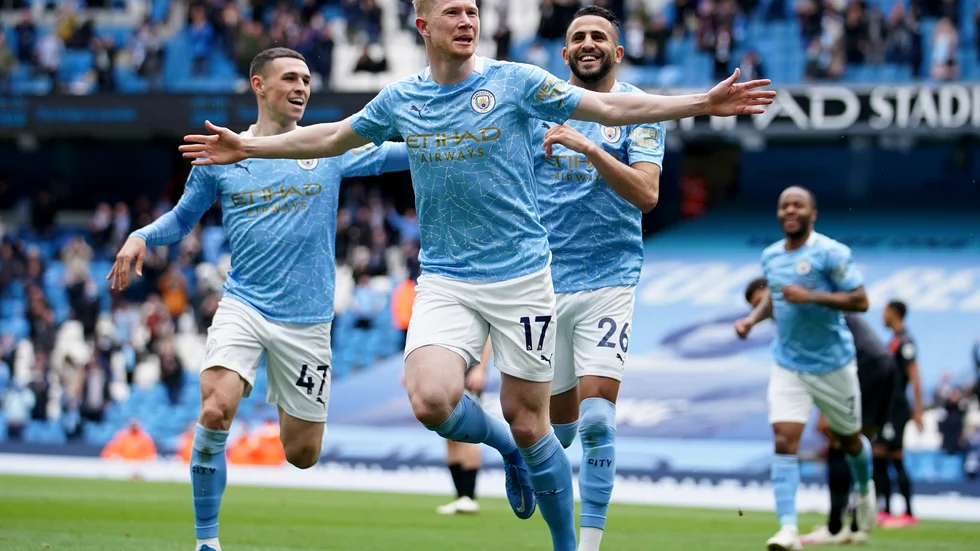 Manchester Citys Kevin De Bruyne, i mitten, känner pressen inför lördagens Champions League-final i fotboll mot Chelsea. Arkivbild.