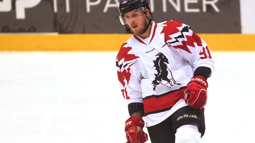 Victor Björkung ser fram mot att möta favoriten HV71 i Himmelstalundshallen.