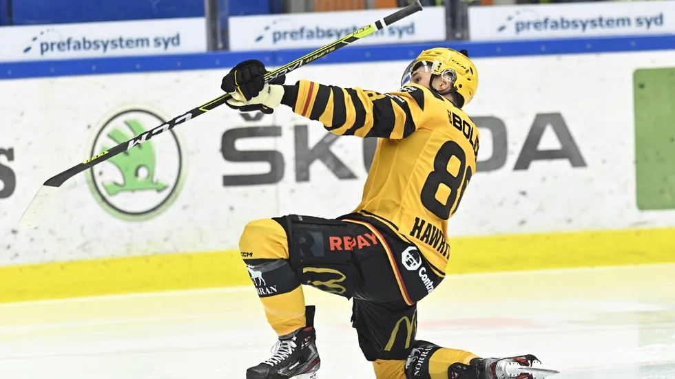 Skellefteås Jayce Hawryluk jublar efter sitt 5–2-mål borta mot Växjö. Skellefteå vann med 6–3.