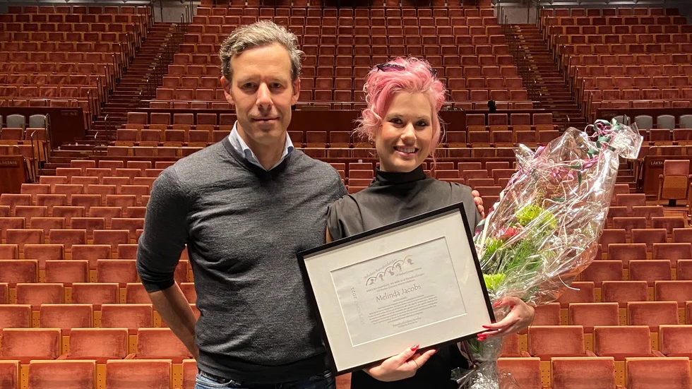 Melinda Jacobs tilldelades Barnahusfondens stipendium till minne av Stefan Croner. Utdelare var Tobias Croner. 
