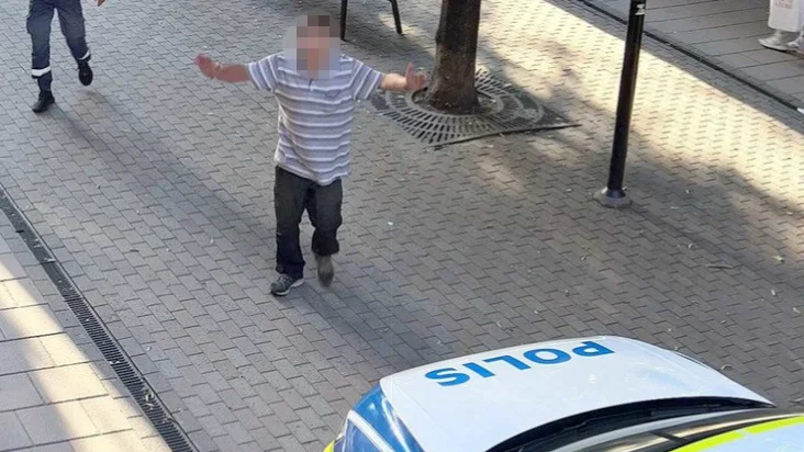 Nu döms 42-åringen för knivdramat på torget i Skellefteå. Tingsrätten menar att det handlade om en grov misshandel och inte ett mordförsök. Påföljden blev fängelse i två år och tre månader.