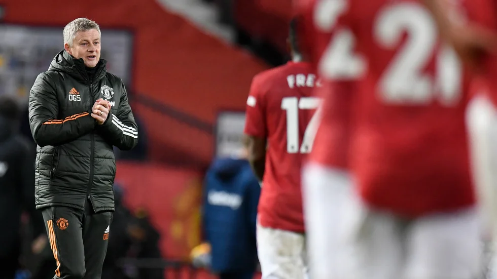 Manchester Uniteds manager Ole Gunnar Solskjær ger svenske anfallstalangen Anthony Elanga, 18, en plats i truppen till kvartsfinalen mot Granada i Europa League.