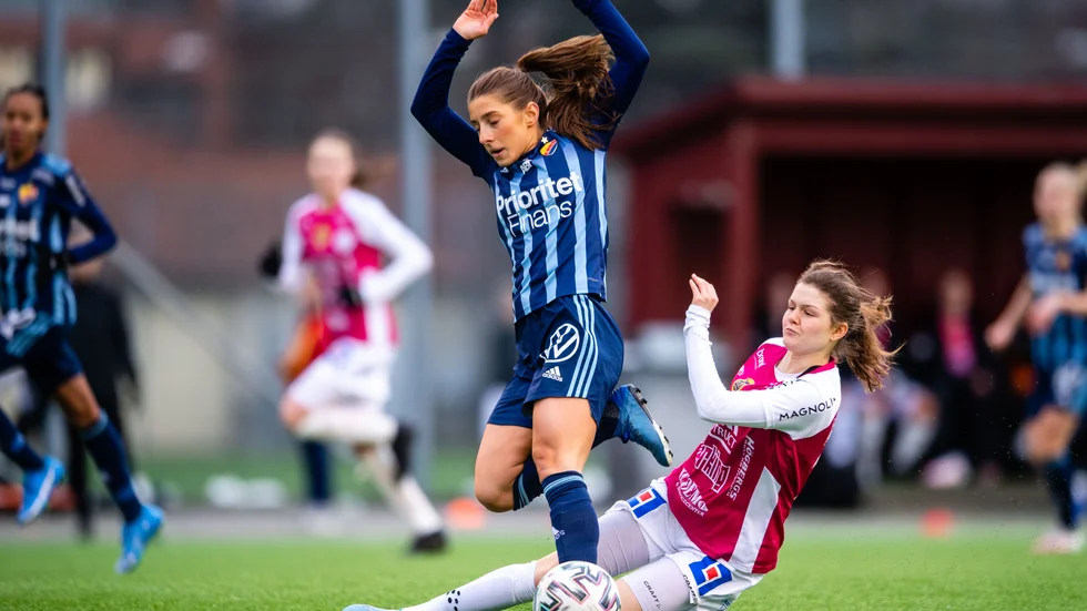 20-åriga Thea Barkfeldt ställs på fredagen mot sitt gamla lag Uppsala Fotboll. 
