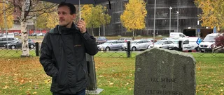 Intressant stadsvandring för SPF Seniorerna Rönnen • Morgan Stenberg guidade runt bland gravar och byggnader