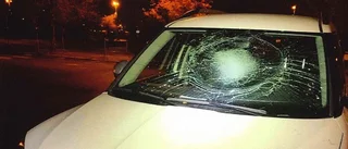 33-åringens galna natt – hoppade på kommunbilar och käkade upp kyrkans fikabröd: Så dyr blev skadegörelsen