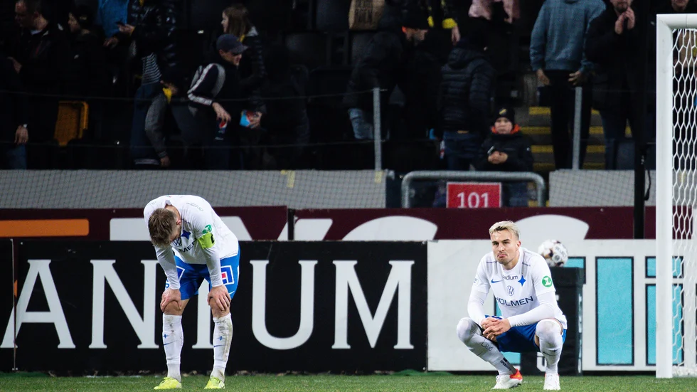 Christoffer Nyman och Henrik Castegren deppar efter förlusten på Friends Arena.