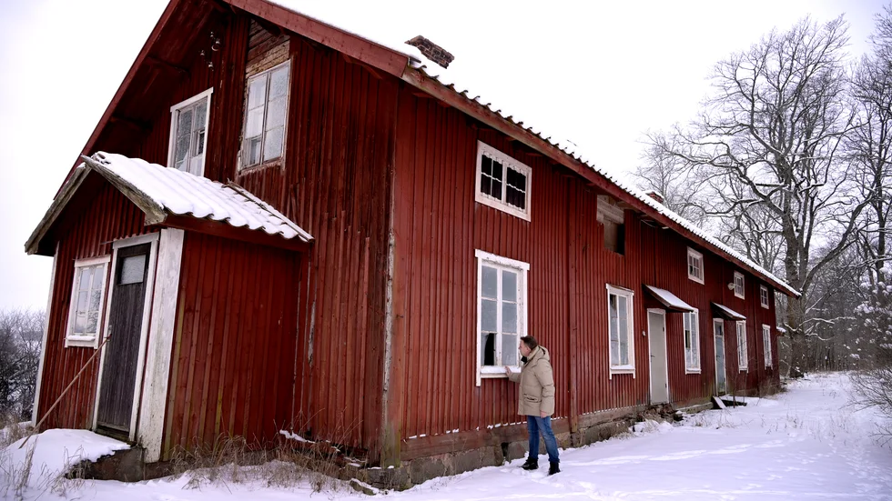 Öde hus, någonstans i Sverige. 