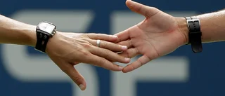 Sex av tio vill inte skaka hand längre • Många negativa till närkontakt i framtiden