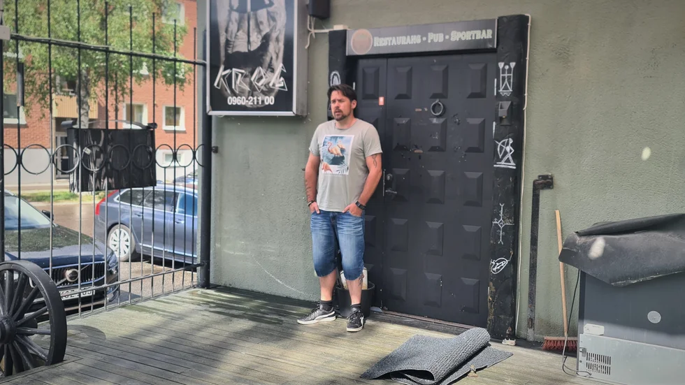 Daniel Fjellström har börjat fixa i lokalen inför den framtida öppningen i augusti.