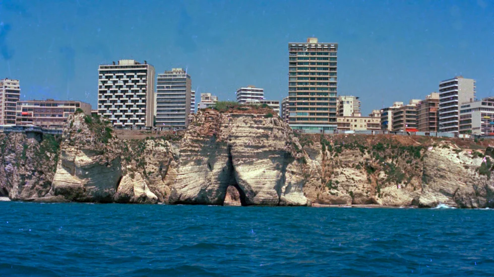 Libanon var förr Mellanösterns pärla. Beiruts skyline 1975, samma år som det långa förödande inbördeskriget bröt ut. 