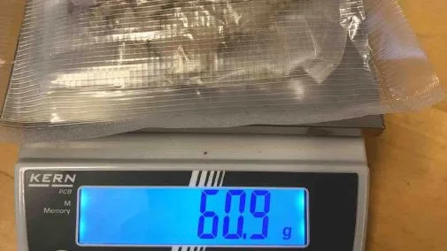 Paketet som tullen kontrollerade visade sig innehålla heroin. (Bilden är hämtad ur förundersökningen.) 