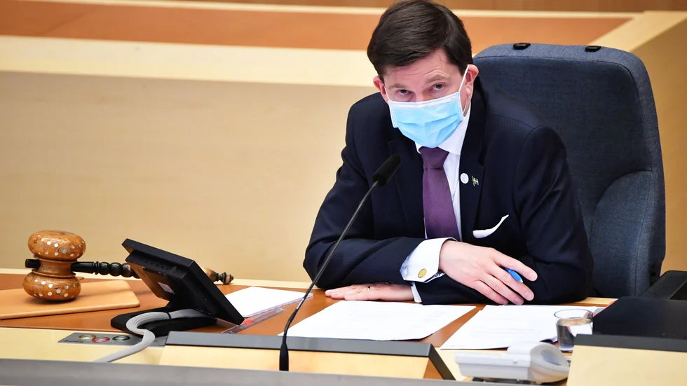 Riksdagens talman Andreas Norlén, pandemiutrustad. Arkivbild.