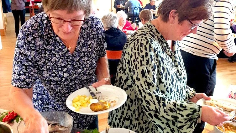 PRO Vittangi gläds åt att återigen kunna träffas och äta surströmming och andra aktiviteter.