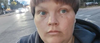 Hennes son misshandlades brutalt på skolgården: "Han har blivit slagen i magen och sparkad i huvudet"