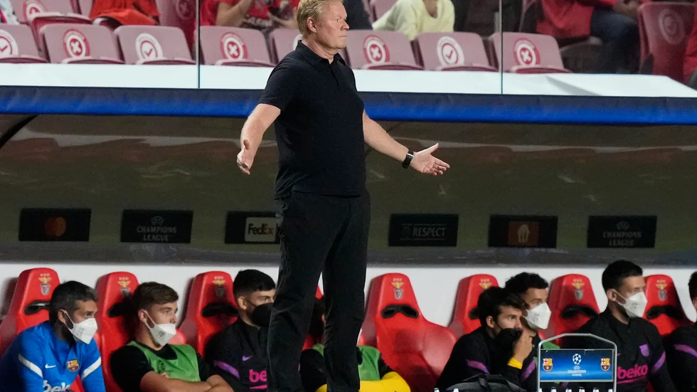 Barcelona-tränaren Ronald Koeman under 0–3-matchen mot Benfica.