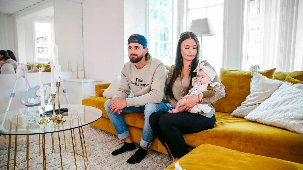 Äntligen kan Lisa och Anton ta hand om lilla Joline tillsammans. I flera veckor mådde Lisa så dåligt att hon varken kunde ta hand om sig själv eller sin bebis. 