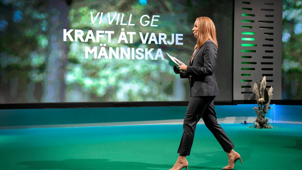 Annie Lööf ska försöka att jämka ihop sitt parti i frågan om friskolorna.