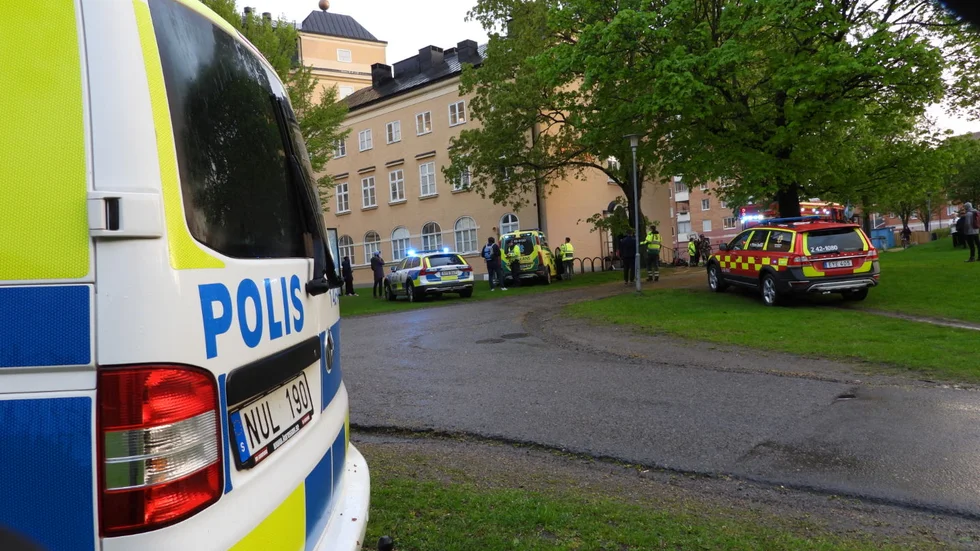 Det började brinna i en korridor på ett studentboende på måndagskvällen.