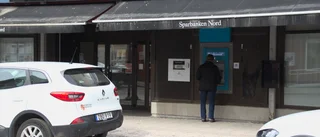 Roger rasar mot banken: "Vi är så små gentemot dem"