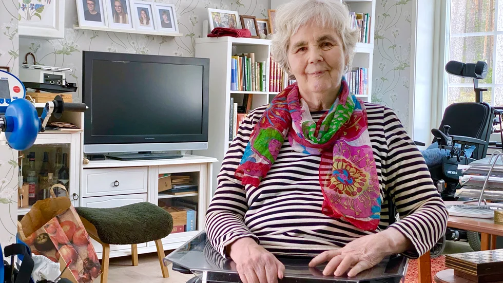 Stormyrbergets Caroline Trapp blev förlamad efter en fallolycka 2019. "Kroppen var i stort sett ur funktion men knoppen fungerade fortfarande. Den insikten hade stor betydelse", säger hon.