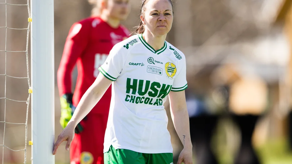 June Pedersen ser fram emot mötet med Piteå IF på söndag, men någon kompismatch väntar knappast mot gamla laget. "Jag kommer inte att be om ursäkt ifall jag gör mål eller assist", säger hon. (Arkivbild)
