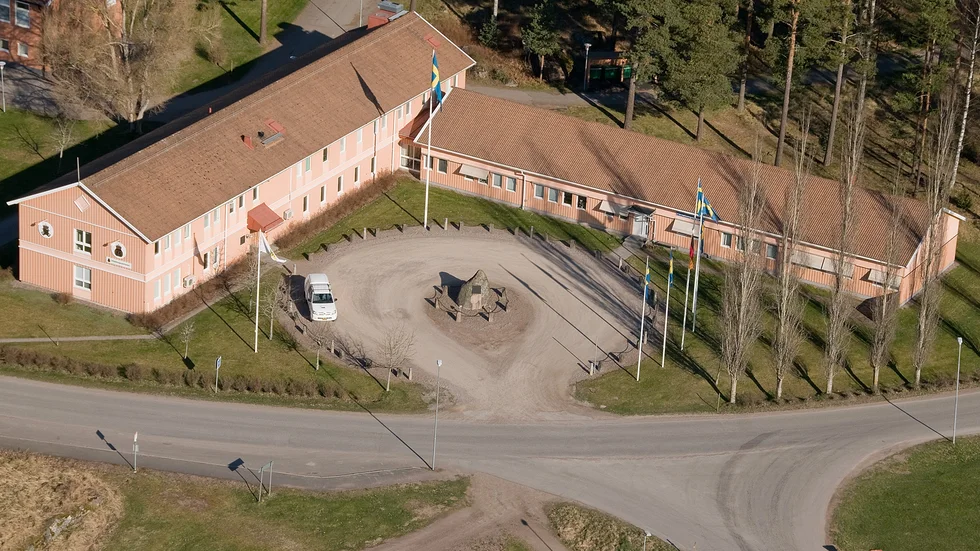 Obehöriga tog sig in på markstridsskolans område i Kvarn.