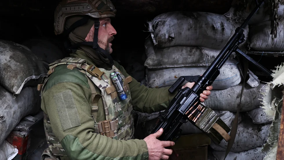 Delar av länen Donetsk och Luhansk fungerar i dag som utbrytarrepubliker med nära koppling till Moskva. Vid frontlinjen sker regelbundet sammanstötningar mellan ryskstödd lokal milis och den ukrainska armén.
