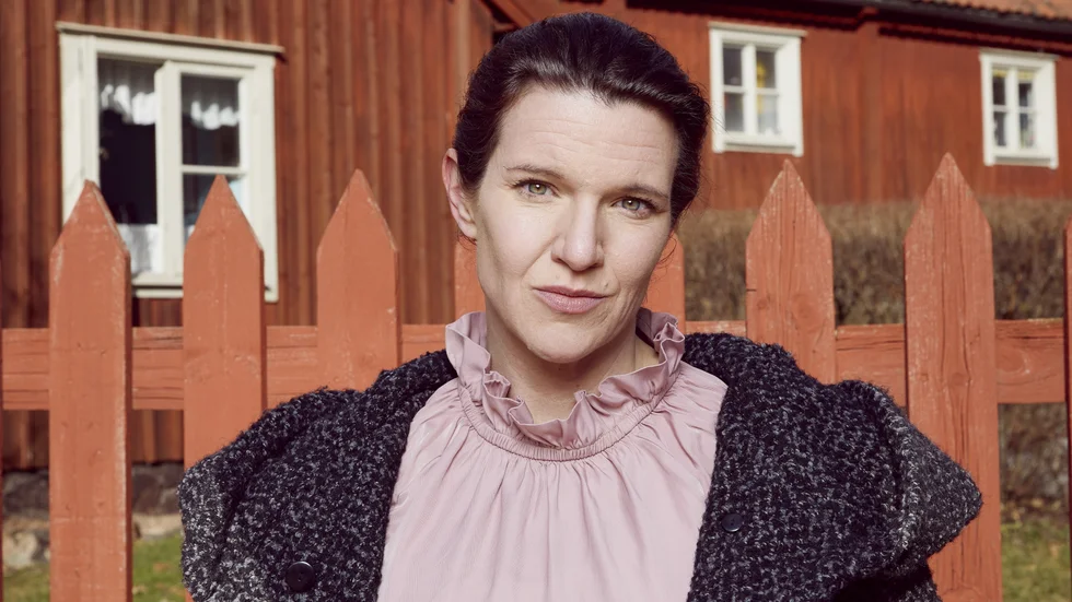 Riksdagsledamoten Lina Nordquist som romandebuterat med "Dit du går, följer jag", får sin roman såld till elva andra länder.