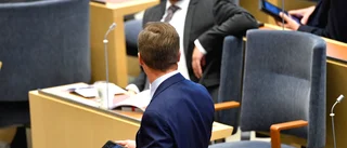 "Vem leder egentligen oppositionen nu?"